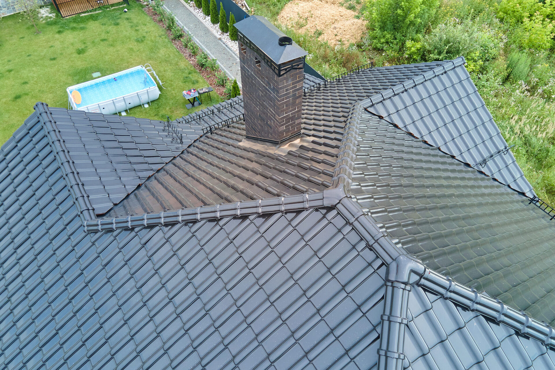 Professional roof cleaning service in Northern Illinois